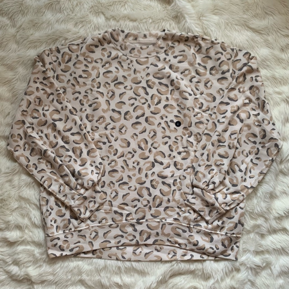 Abercrombie & Fitch Puff Sleeve Boyfriend Sweatshirt in Cream Leopard Print